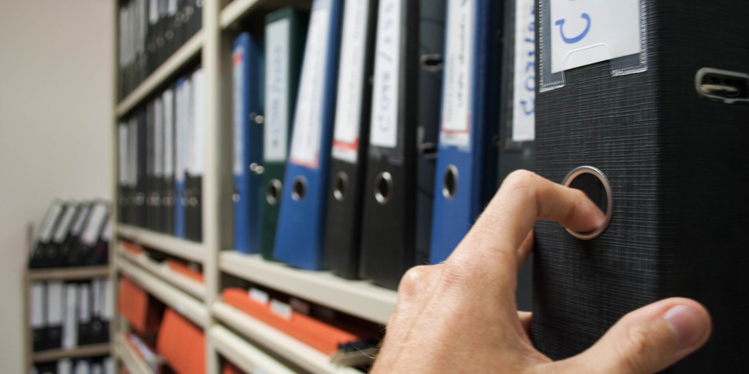 Program de facturare electronică pentru facturi simple și recurente